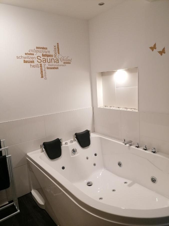 Ferienwohnung Christine Mit Sauna Und Whirlpool Utzerath エクステリア 写真