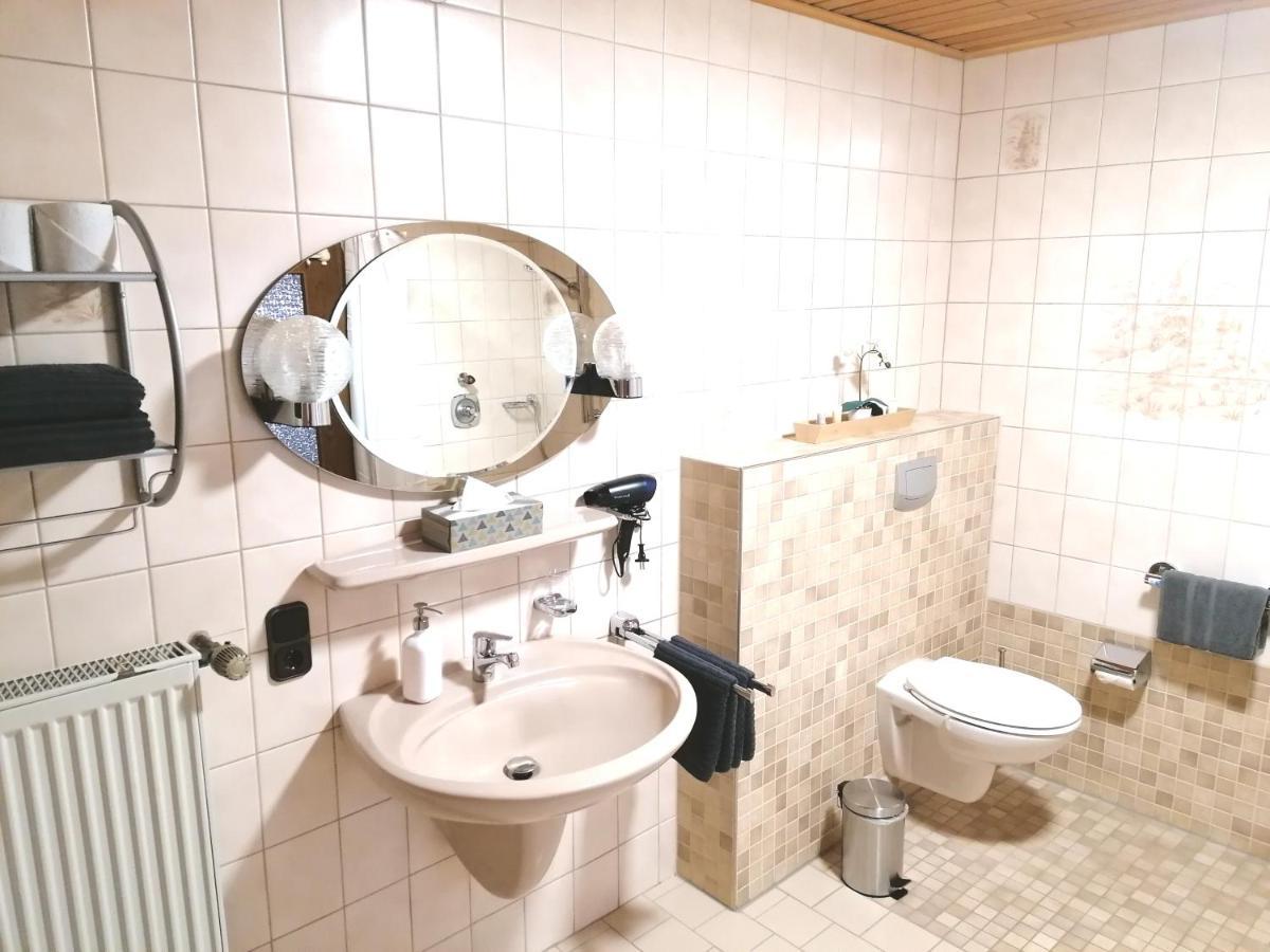 Ferienwohnung Christine Mit Sauna Und Whirlpool Utzerath エクステリア 写真